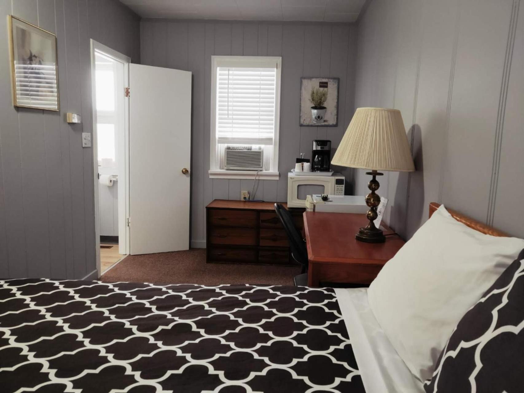 Melsask Motel Melville エクステリア 写真