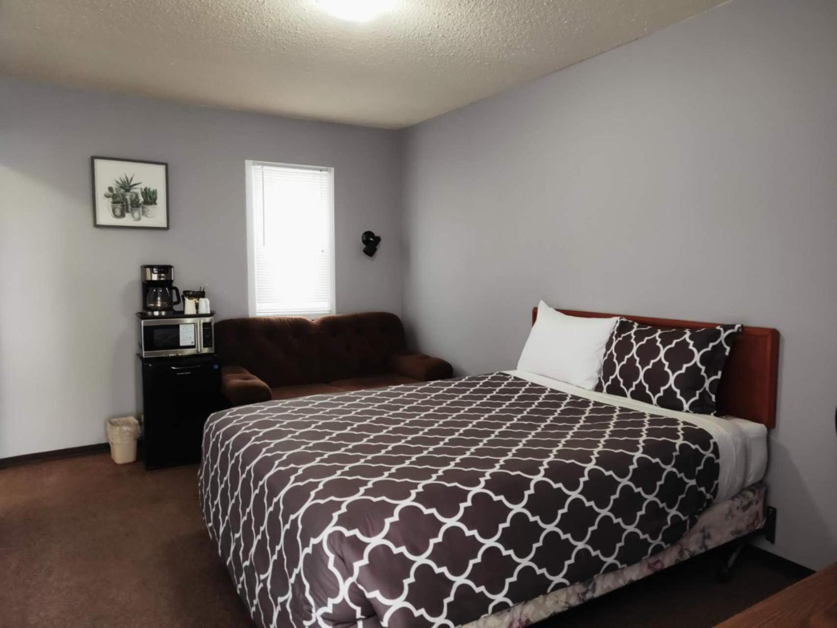 Melsask Motel Melville エクステリア 写真