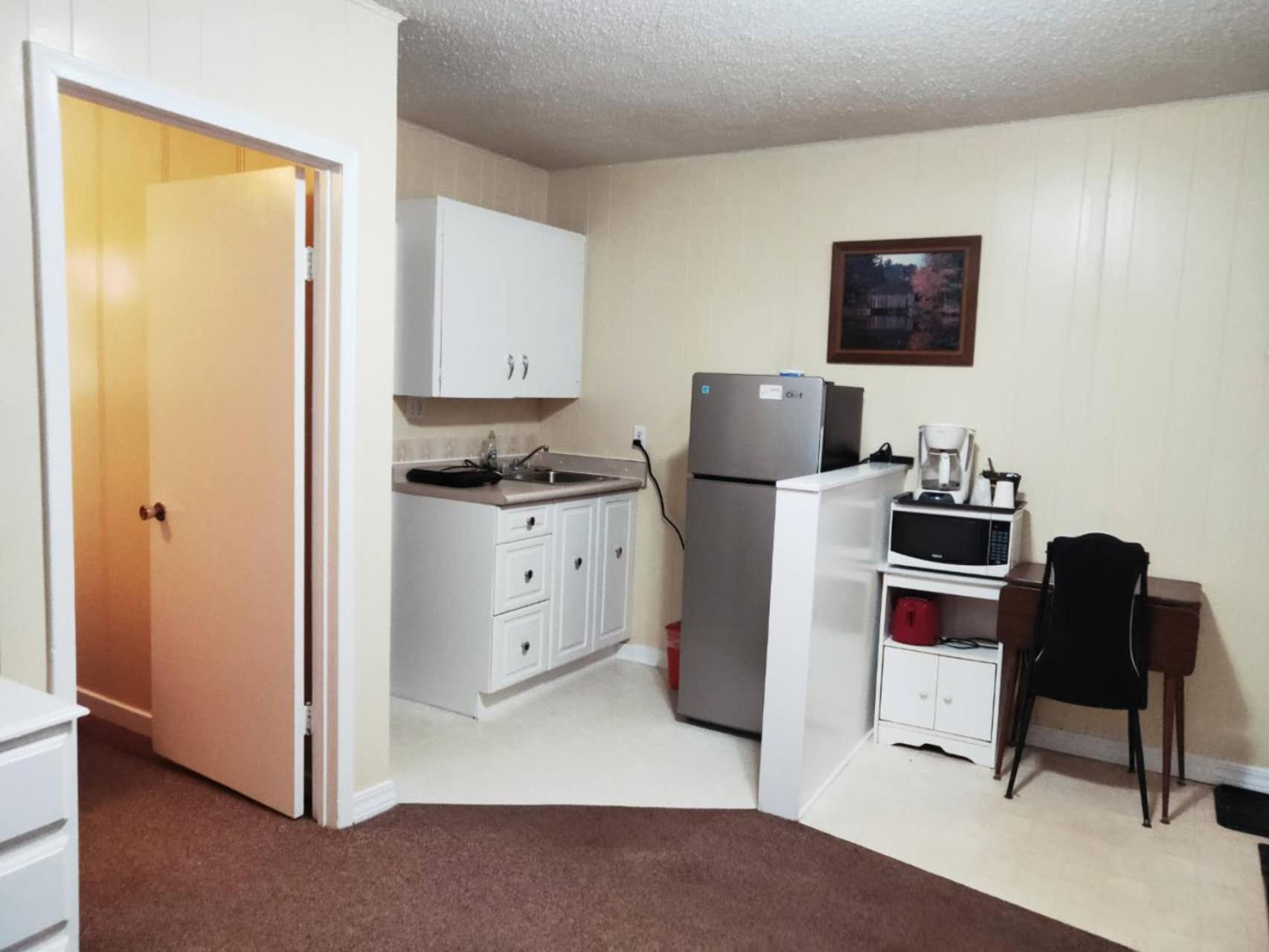 Melsask Motel Melville エクステリア 写真