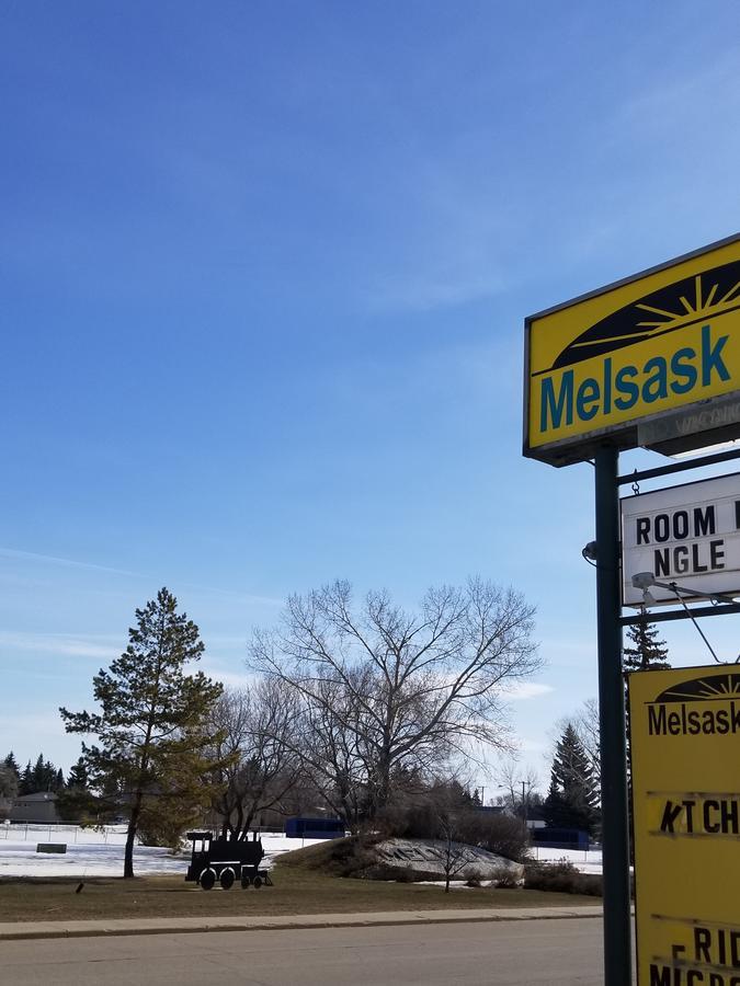 Melsask Motel Melville エクステリア 写真