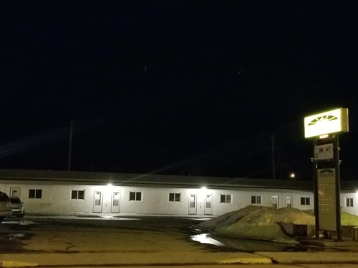 Melsask Motel Melville エクステリア 写真