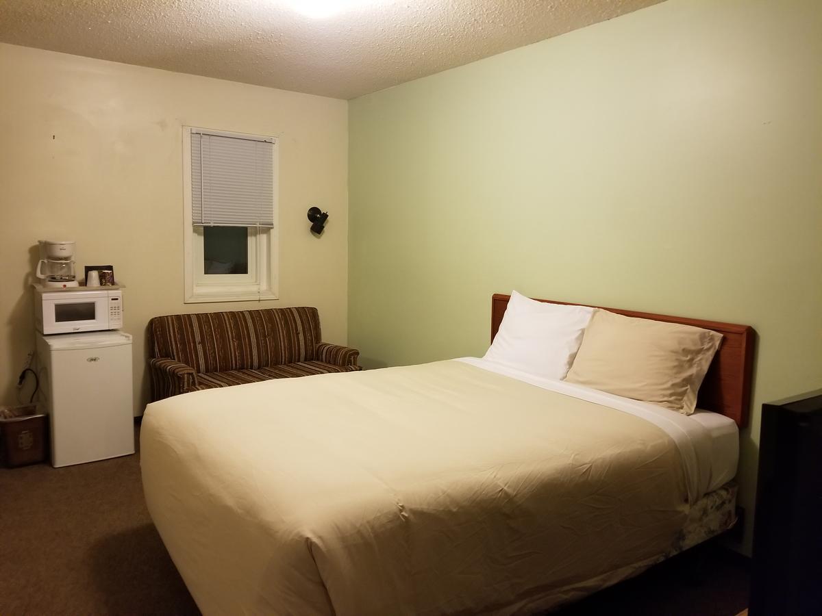 Melsask Motel Melville エクステリア 写真