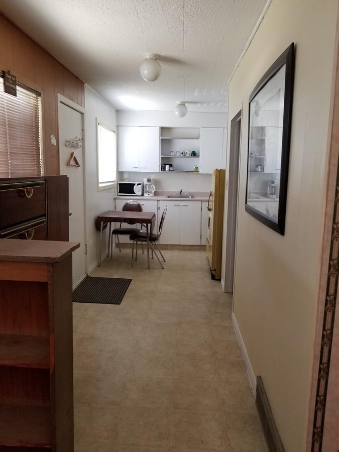 Melsask Motel Melville エクステリア 写真