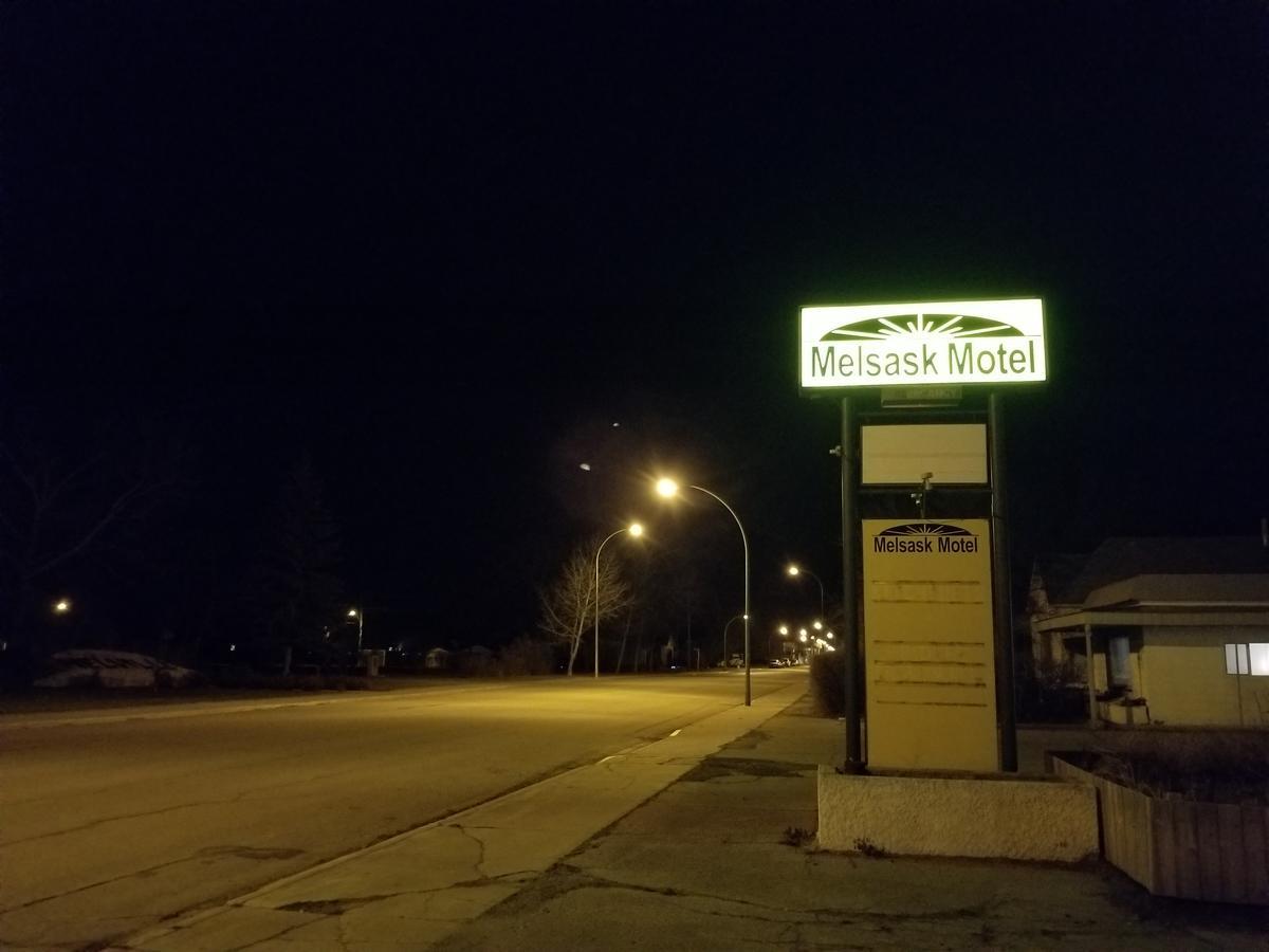 Melsask Motel Melville エクステリア 写真