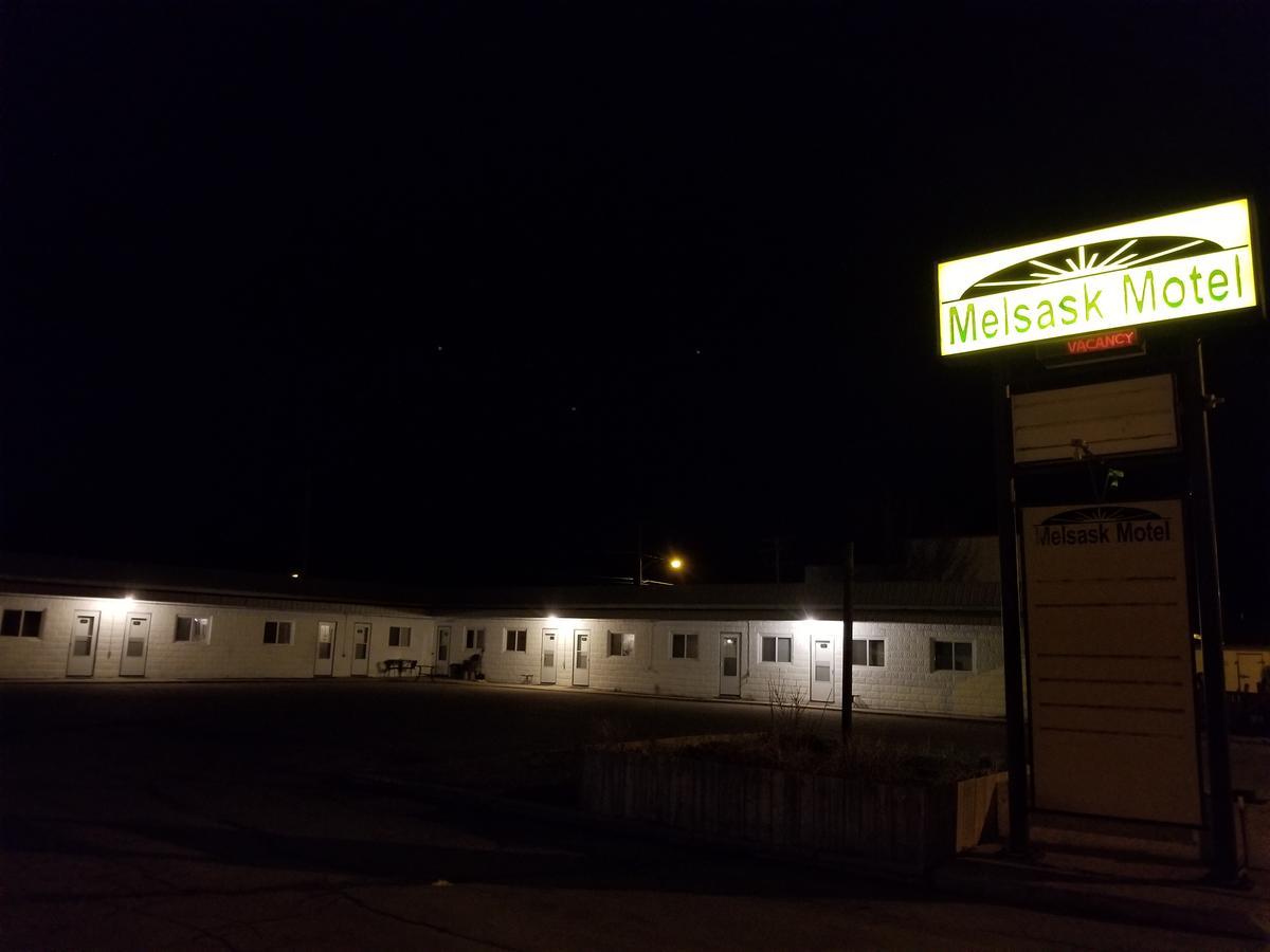 Melsask Motel Melville エクステリア 写真