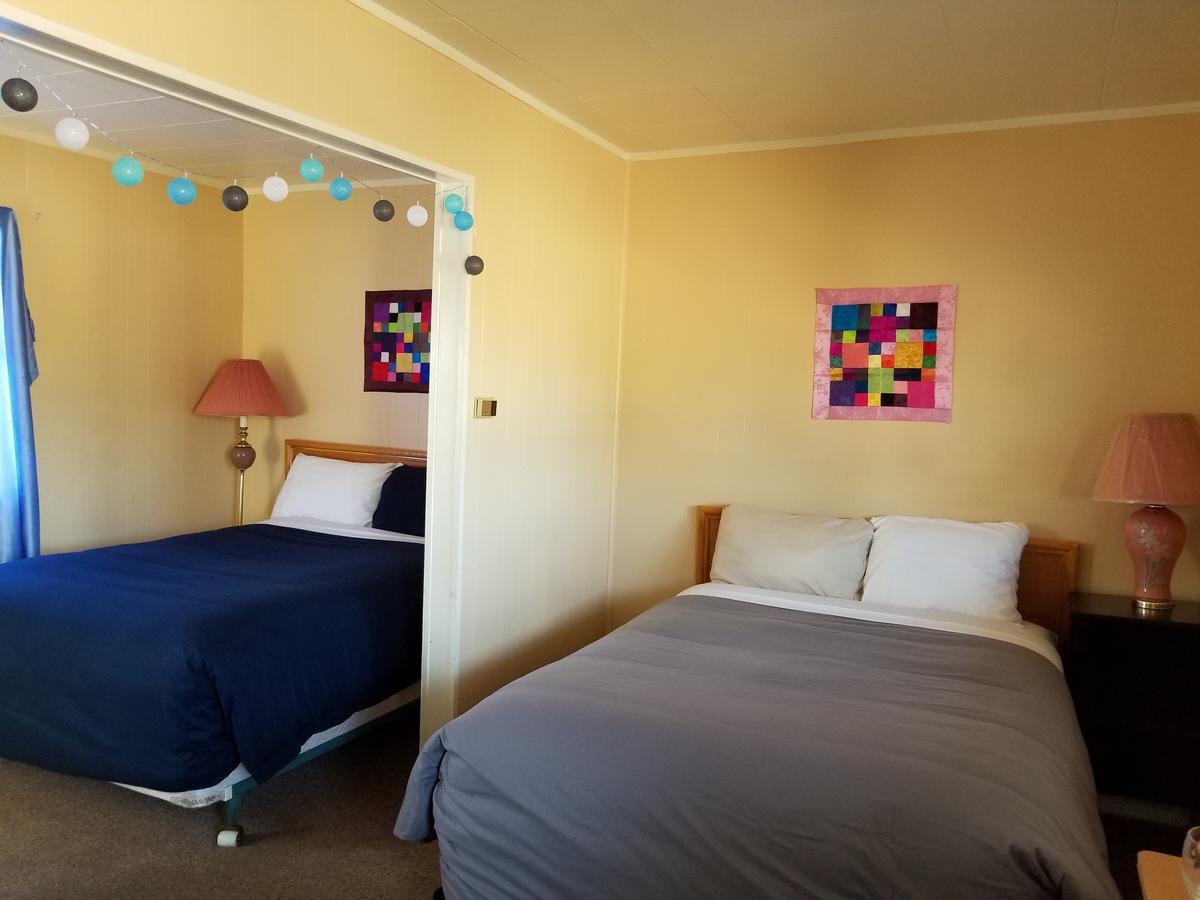 Melsask Motel Melville エクステリア 写真