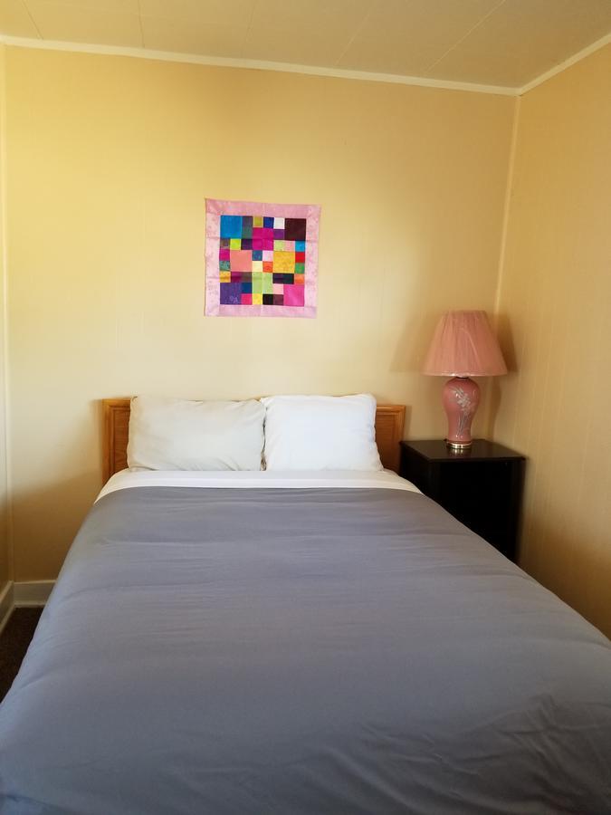 Melsask Motel Melville エクステリア 写真