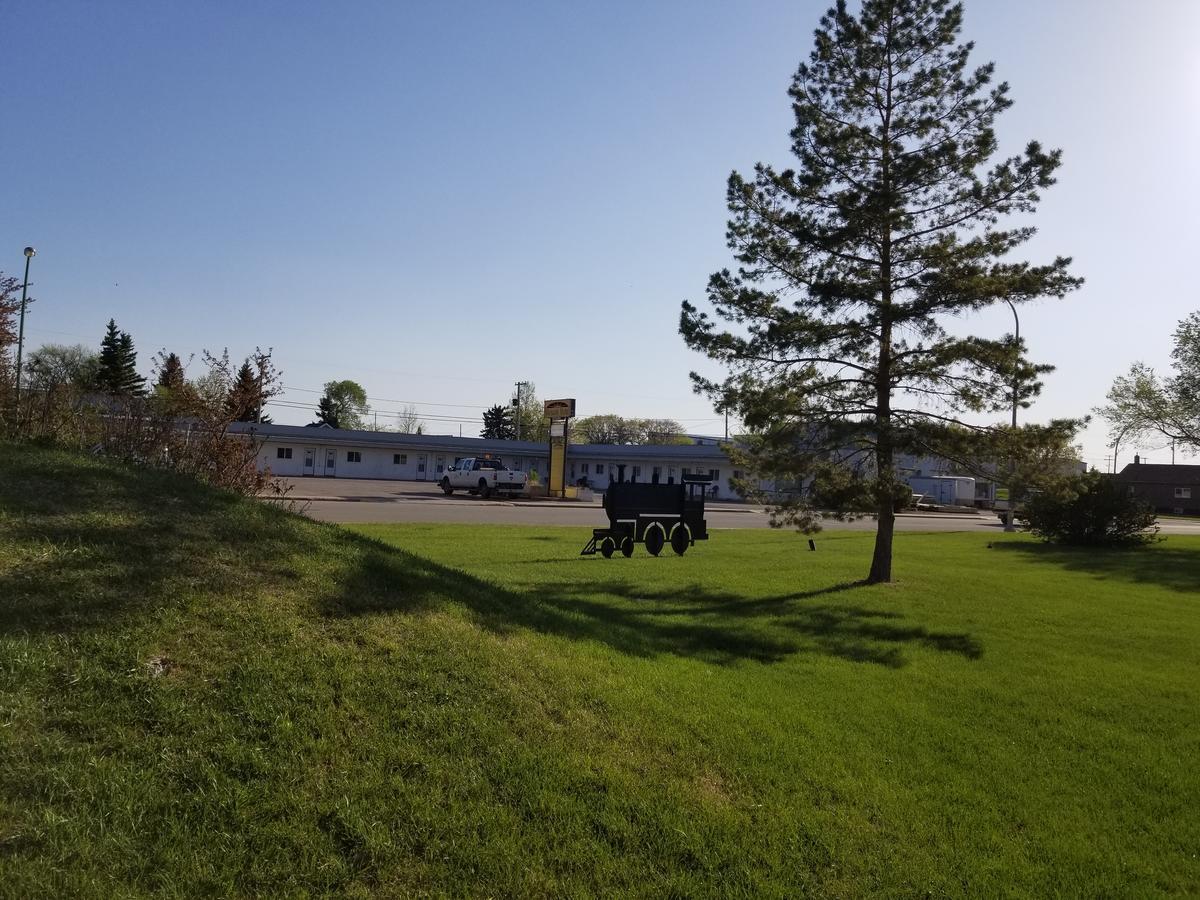 Melsask Motel Melville エクステリア 写真